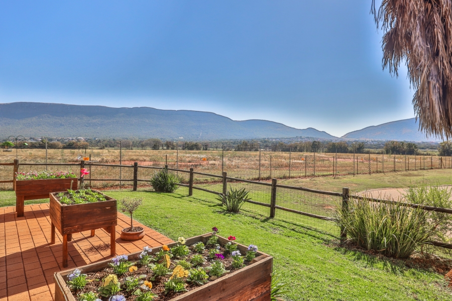 To Let 3 Bedroom Property for Rent in The Coves North West